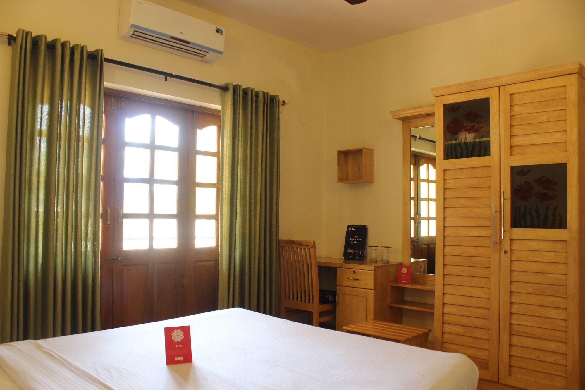 Oyo 7333 V Palms Hotel Candolim Exterior photo